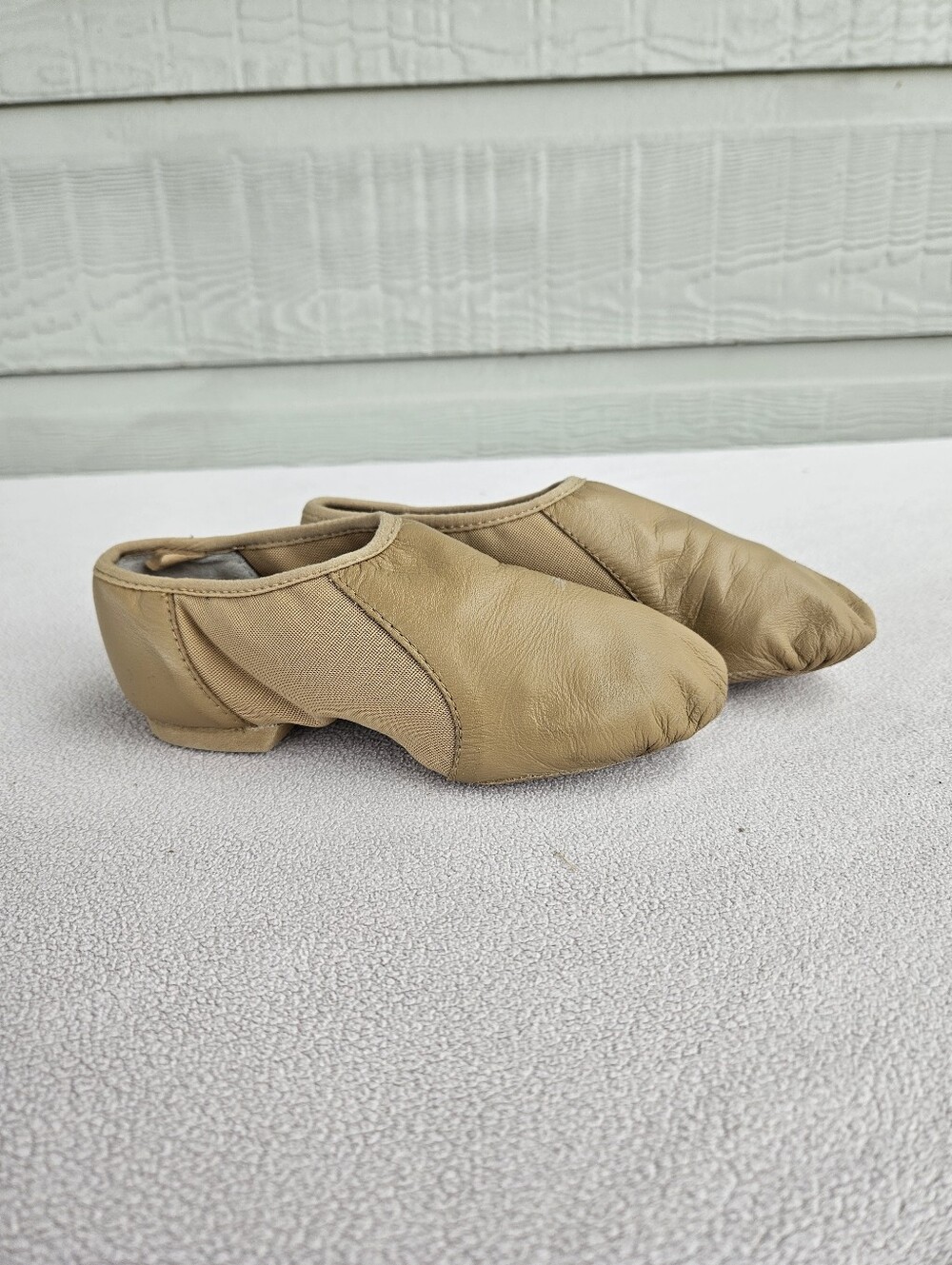 Bloch Neo-Flex Tan Jazz Shoe Youth Girl SZ 13.5 Split Sole Slip-On Dance